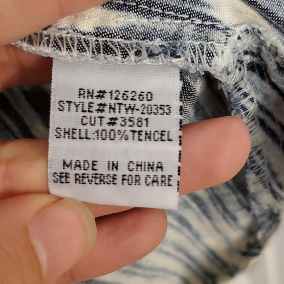 Never worn. - Picture 4 of 5